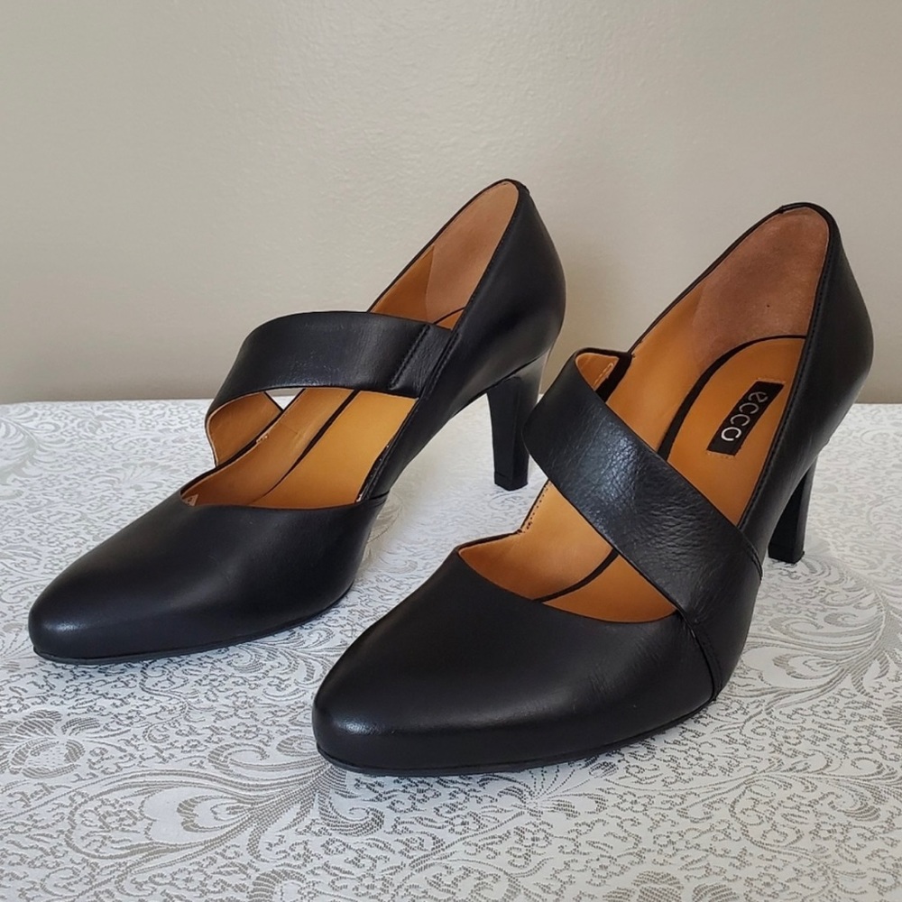 ECCO black leather mary jane pumps UK size 38 US size 7/7.5
